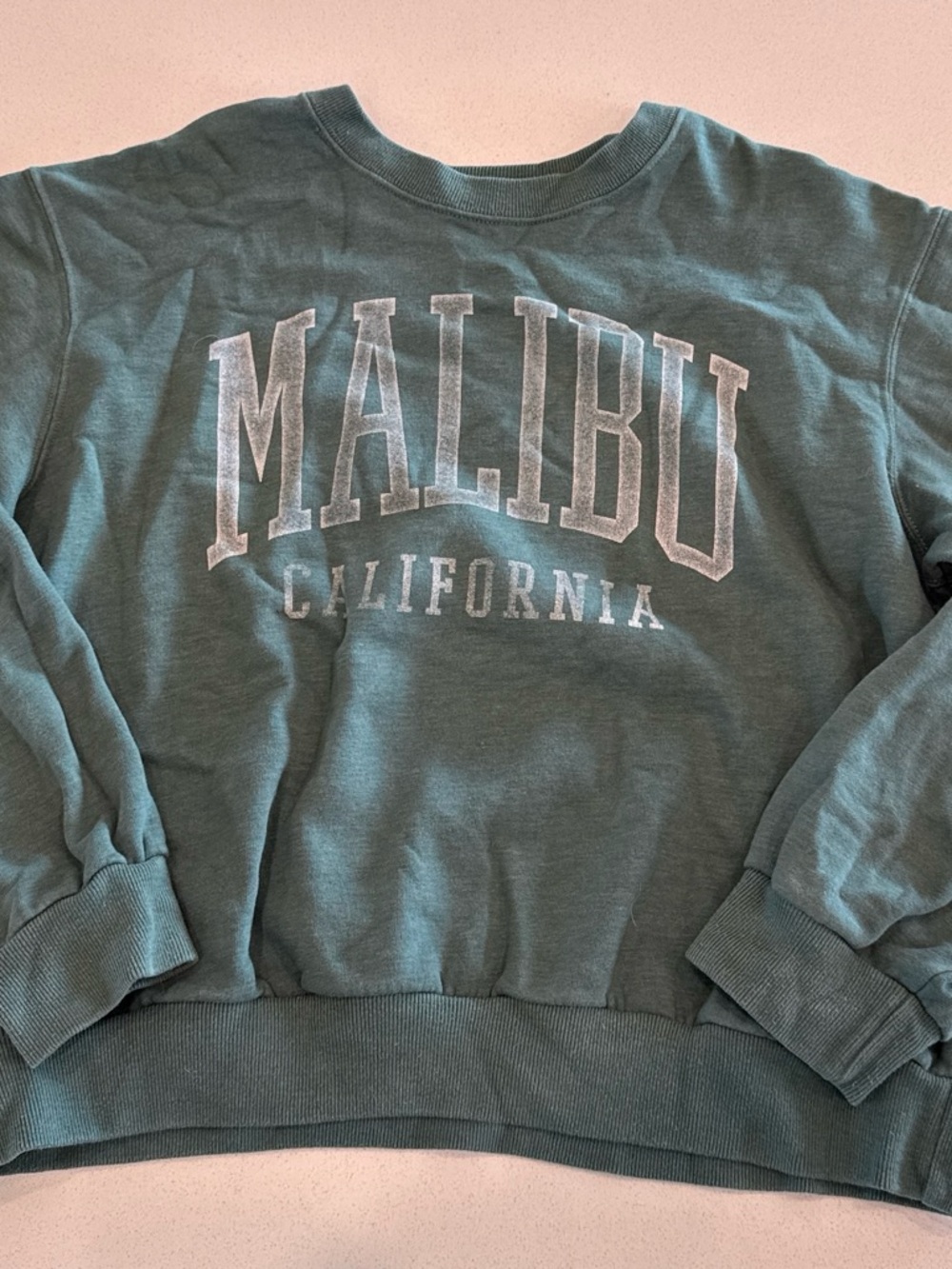 Hollister Small Malibu California Green Crewneck Sweatshirt